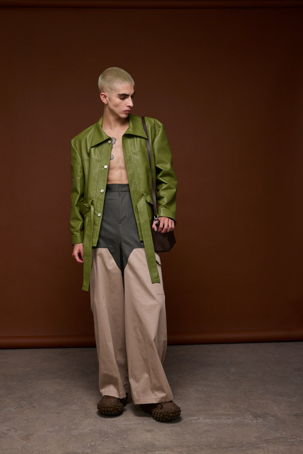 Pantalon bicolor verde y sand 