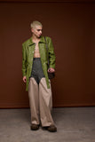 Pantalon bicolor verde y sand 
