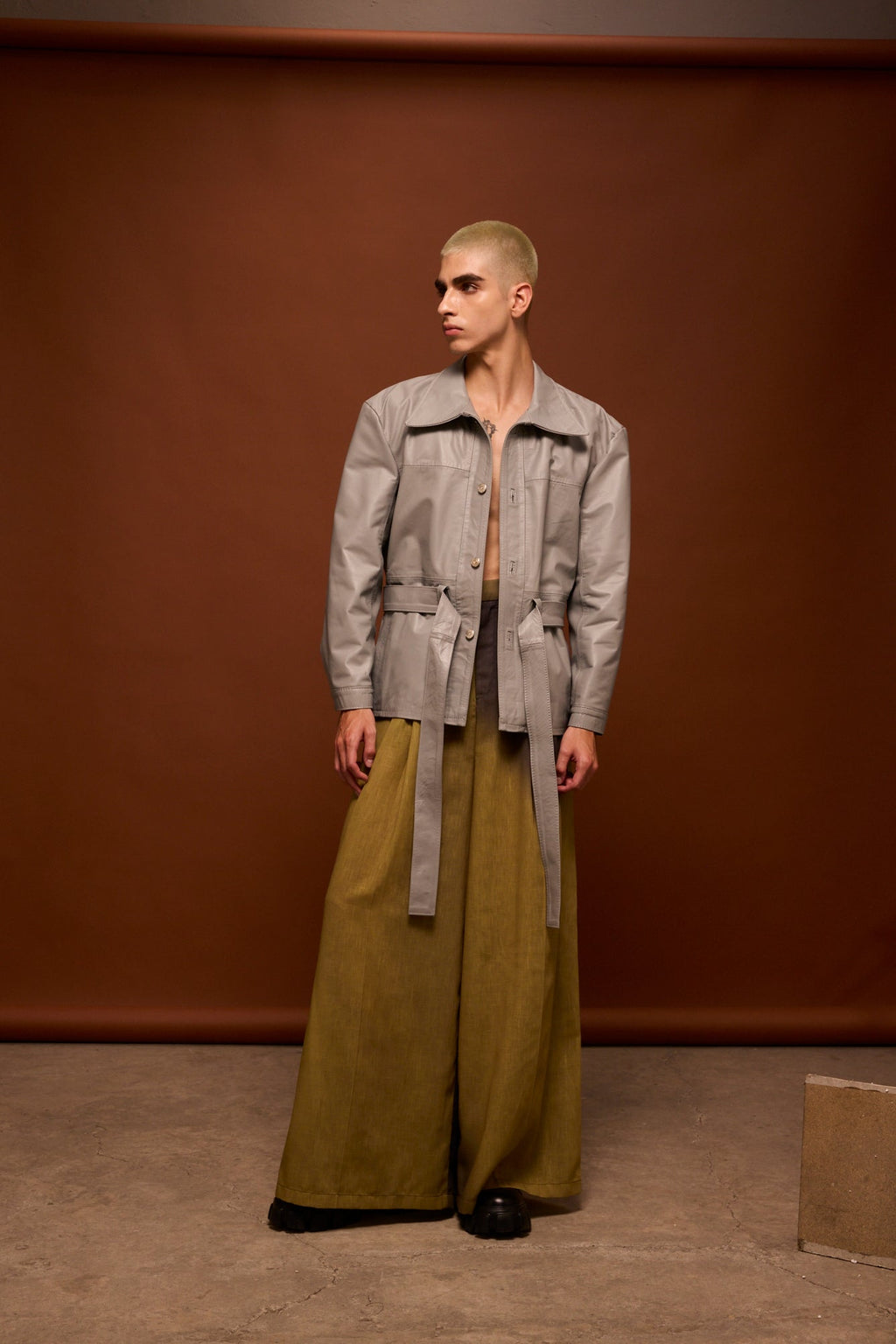 Chaqueta cuero gris