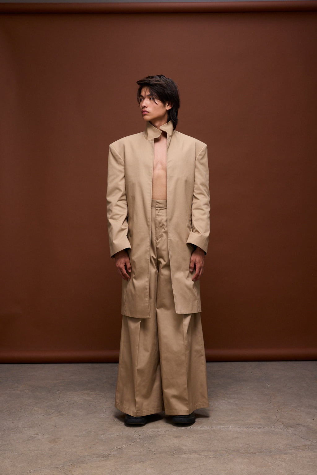 Abrigo drill camel 